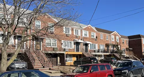 6135 64th St, New York, NY 11379