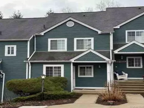 1404 Brentwood Dr, Brewster, NY 10509