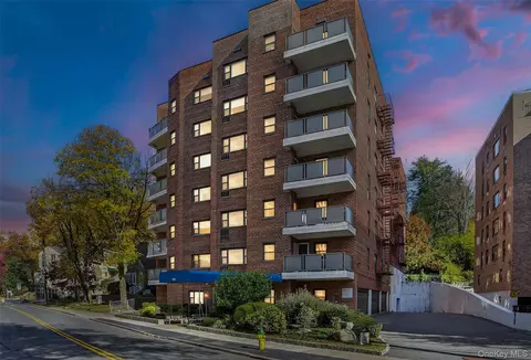 111 E Hartsdale Ave #3E, Greenburgh, NY 10530