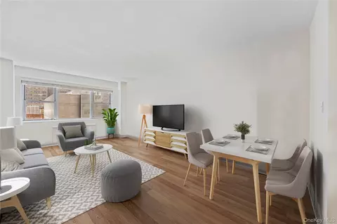 321 E 48th St #9D, New York, NY 10017