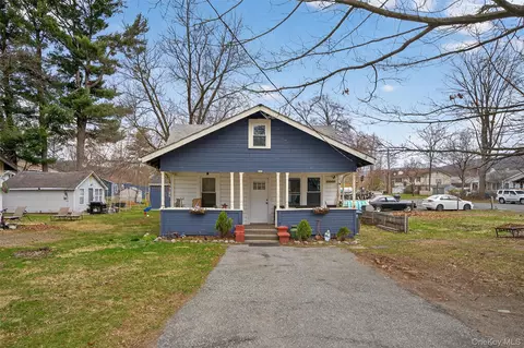 15 Court Ave, Greenwood Lake, NY 10925