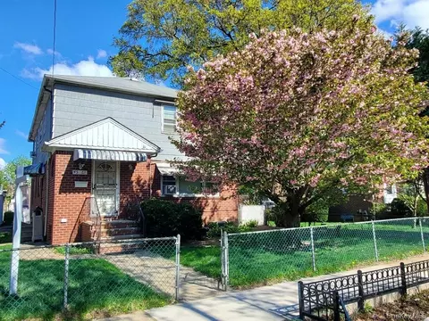 45-63 189th St, Flushing, NY 11358