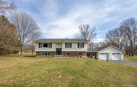 1490 Clove Valley Rd, Beekman, NY 12540