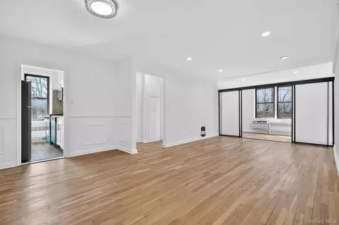 Living - 5235 Post Rd #5A, New York, NY 10471 photo 1 of 5