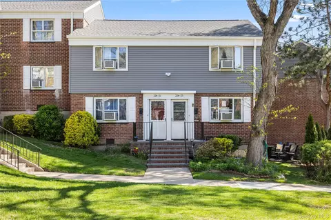 224-23 Manor Rd #B25-0, New York, NY 11427