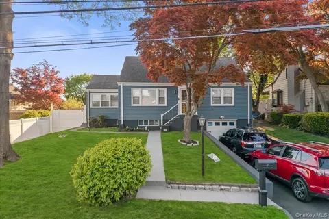 1 Francis Ln, Port Chester, NY 10573