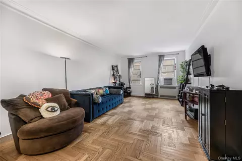 2190 Boston Rd #4G, New York, NY 10462