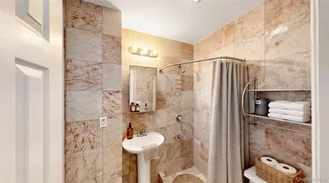 Bath - 360 S 3rd St, Brooklyn, NY 11211 photo 2 of 4