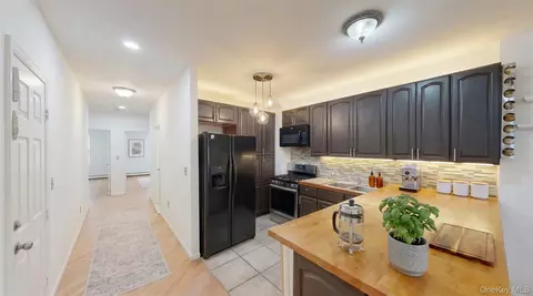 360 S 3rd St, Brooklyn, NY 11211