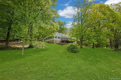 982 Bradley Pkwy, Orangetown, NY 10913