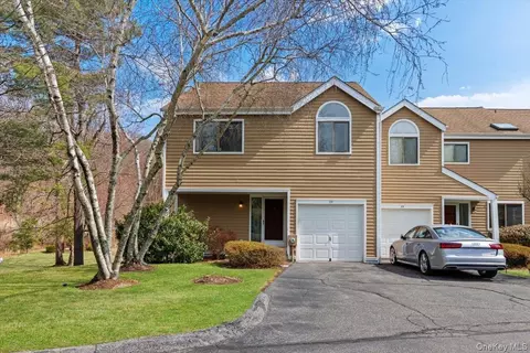 88 Farm Lake Crescent Rd, New Castle, NY 10514