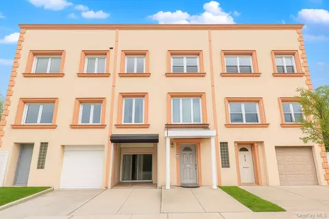 2404 84th St, Brooklyn, NY 11214