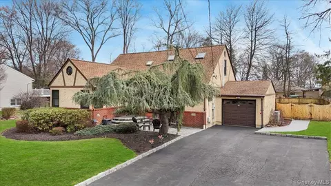 26 Edsall Ave, Clarkstown, NY 10954