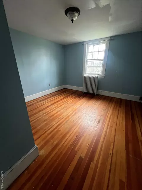 Bedroom - 30 Garfield Pl, Poughkeepsie, NY 12601 photo 2 of 3