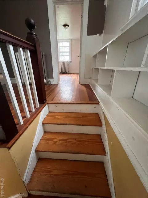 Entry Way - 30 Garfield Pl, Poughkeepsie, NY 12601 photo 3 of 6