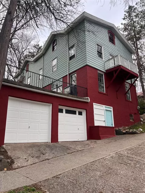 30 Garfield Pl, Poughkeepsie, NY 12601