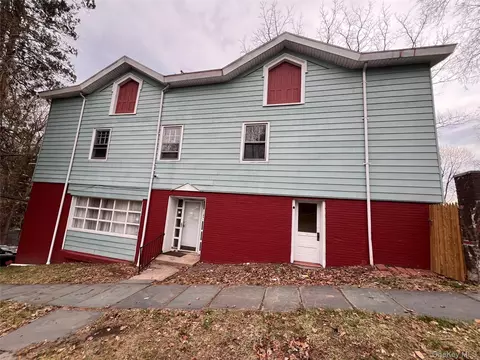 Exterior - 30 Garfield Pl, Poughkeepsie, NY 12601 photo 2 of 2