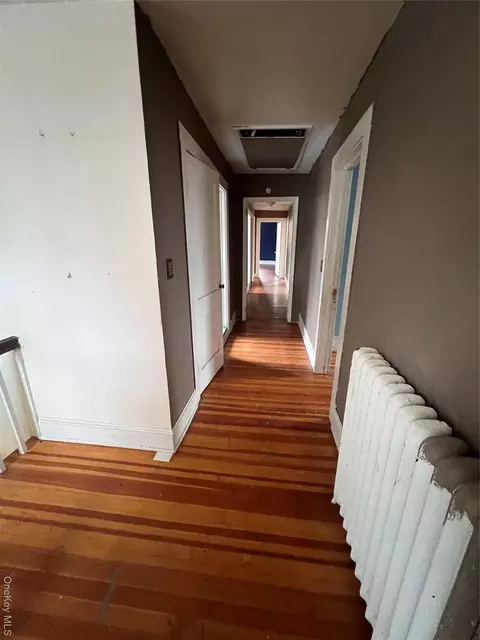 Entry Way - 30 Garfield Pl, Poughkeepsie, NY 12601 photo 4 of 6