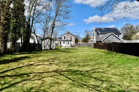 Exterior - 32 Pearl St, Patchogue, NY 11772 photo 5 of 13