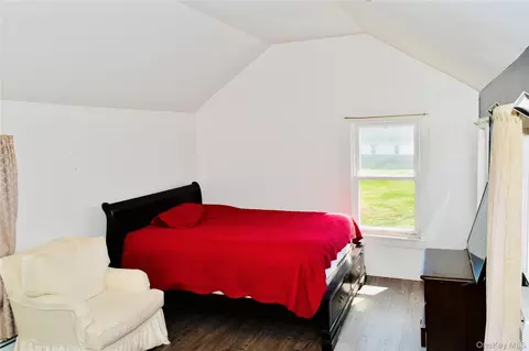 Bedroom - 32 Pearl St, Patchogue, NY 11772 photo 4 of 6