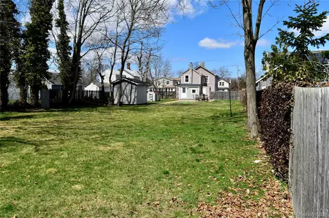Exterior - 32 Pearl St, Patchogue, NY 11772 photo 6 of 13