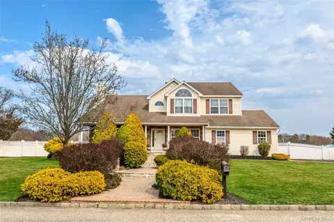 38 Sweetgum Ln, Miller Place, NY 11764