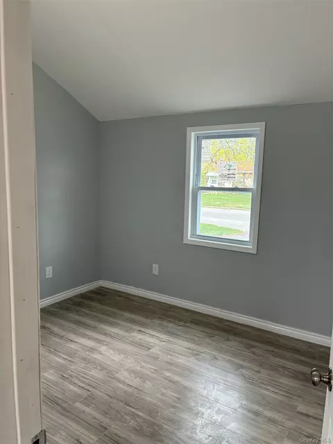 Bedroom - 54 Ash St, Central Islip, NY 11722 photo 3 of 3