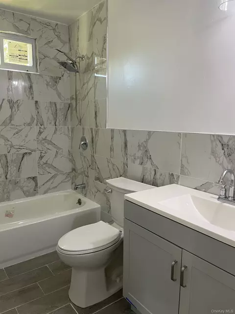 Bath - 54 Ash St, Central Islip, NY 11722 photo 2 of 3