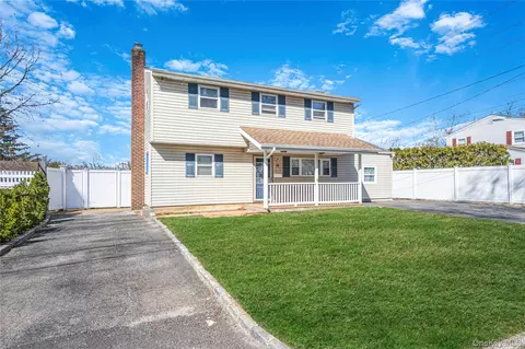 18 Saint Joseph Ave, Lake Ronkonkoma, NY 11779