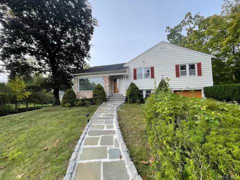 66 Laron Dr, New Rochelle, NY 10804