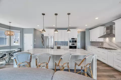 Kitchen - 15 E Shore Dr, Babylon, NY 11702 photo 2 of 3