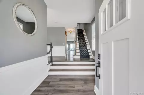 Entry Way - 15 E Shore Dr, Babylon, NY 11702 photo 1 of 2