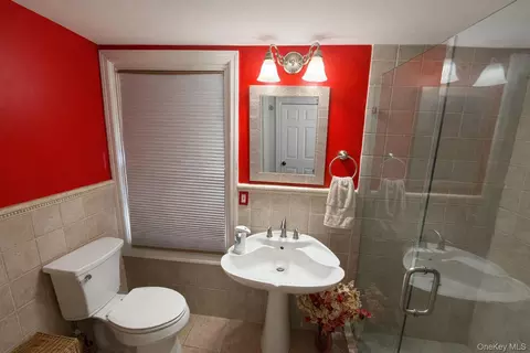 Bath - 7 Meyer Ave, Lawrence, NY 11559 photo 1 of 2