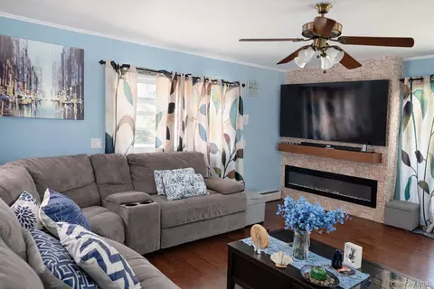 Living - 7 Meyer Ave, Lawrence, NY 11559 photo 2 of 2