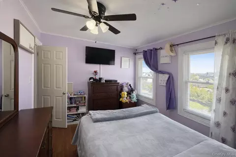 Bedroom - 7 Meyer Ave, Lawrence, NY 11559 photo 4 of 5