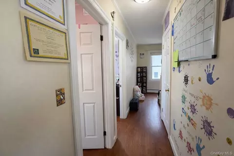 Entry Way - 7 Meyer Ave, Lawrence, NY 11559 photo 3 of 5