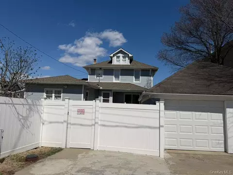 Exterior - 7 Meyer Ave, Lawrence, NY 11559 photo 3 of 16