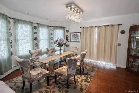 Dining - 7 Meyer Ave, Lawrence, NY 11559 photo 1 of 3