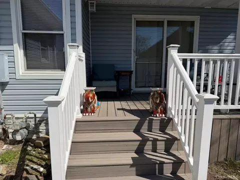 Exterior - 7 Meyer Ave, Lawrence, NY 11559 photo 11 of 16