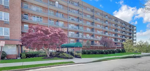 20 Wendell St #26E, Hempstead, NY 11550