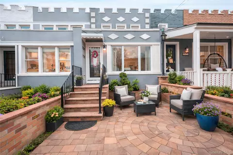 2519 Mcintosh St, New York, NY 11369