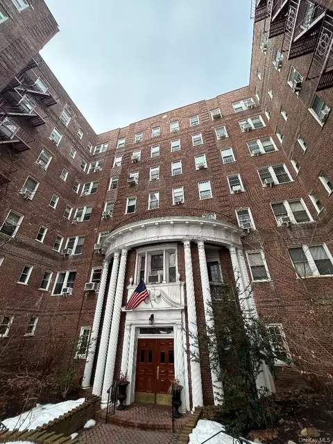 118-11 84th Ave #418, New York, NY 11415