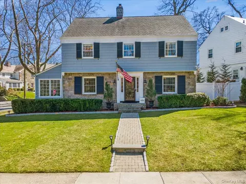 195 Central Pkwy, Mount Vernon, NY 10552