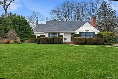 110 Macon Ave, Sayville, NY 11782