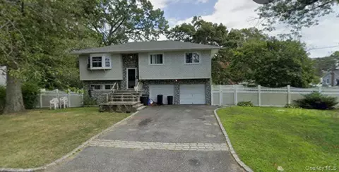 91 Putnam Ave, West Babylon, NY 11704