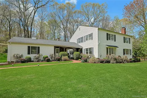 20 Cardinal Pl, New Castle, NY 10549