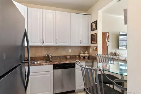 179 Surf Dr #114, New York, NY 10473