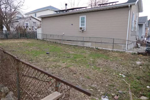22 Edgewater Park # B, New York, NY 10465 photo 3
