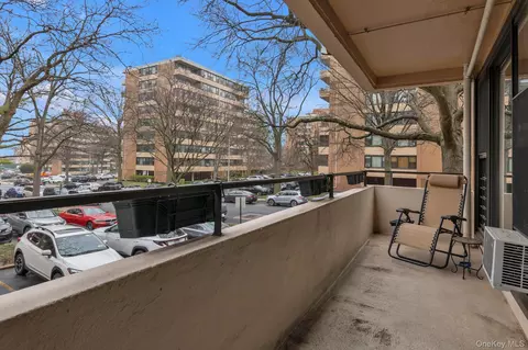 Exterior - 162-11 9th Ave #2D, Beechhurst, NY 11357 photo 1 of 2