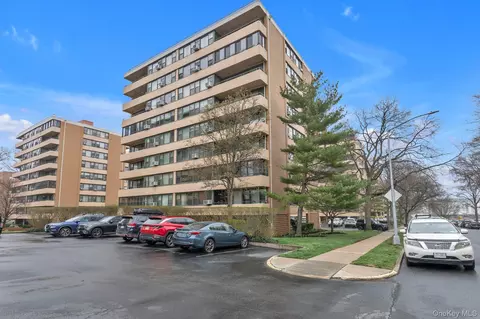 Exterior - 162-11 9th Ave #2D, Beechhurst, NY 11357 photo 2 of 2